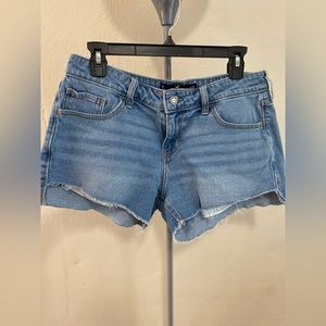 Women’s Hollister low rise boyfriend shorts